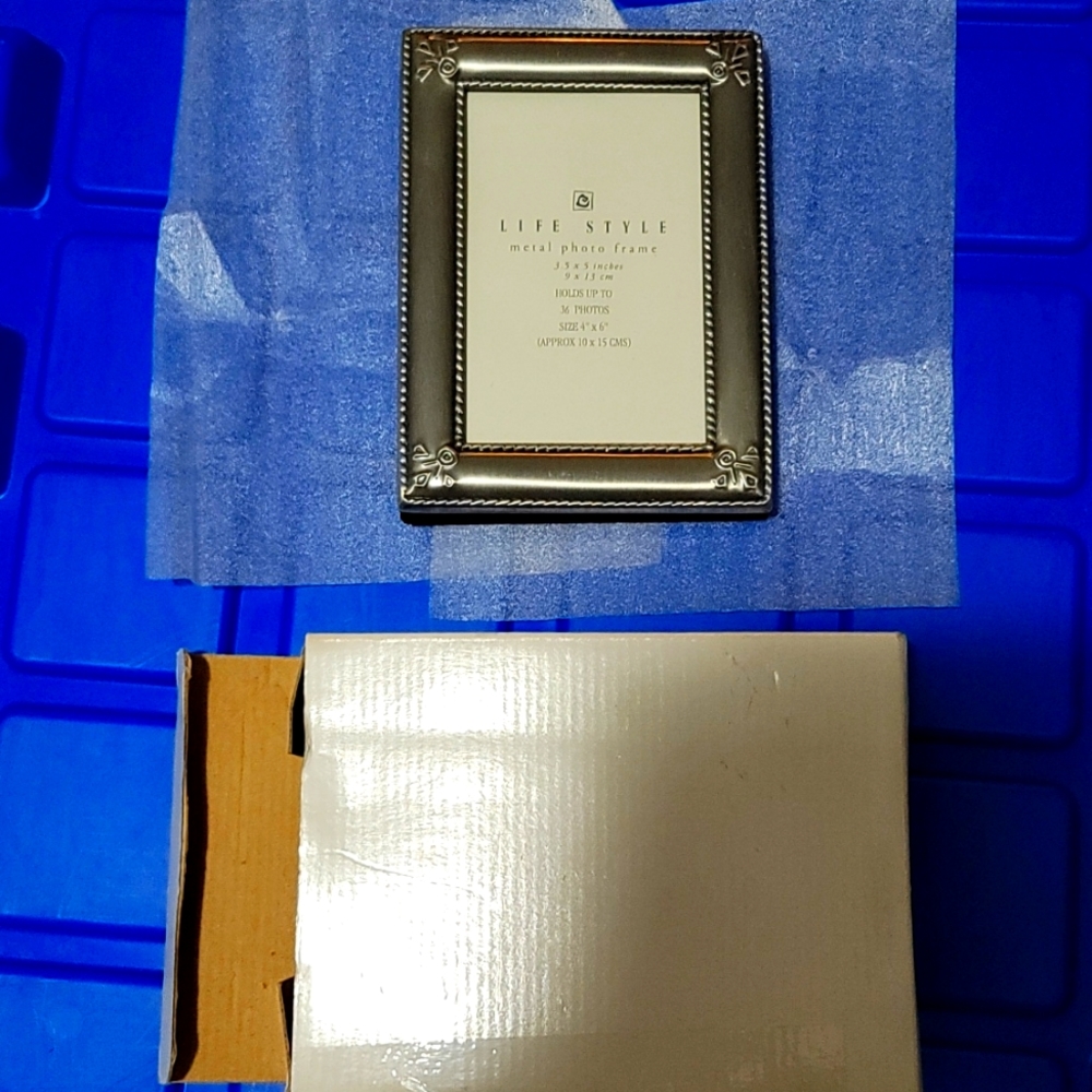 Life style stainless steel photo album NWT classy looking great gift ingravable